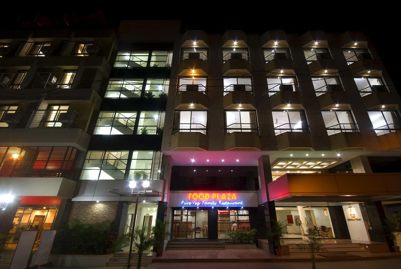 Hotel New Holiday Plaza Nashik Exterior foto